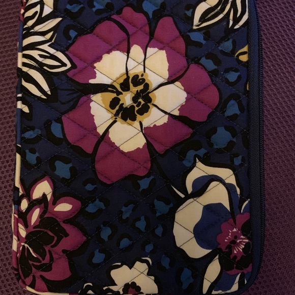 Vera Bradley Mini IPad case in African Violet - Picture 4 of 4